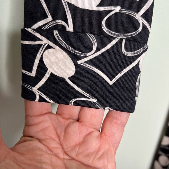 Diane von Furstenberg Black & White Squiggle Print Wrap Dress Size 2 - Picture 10 of 14